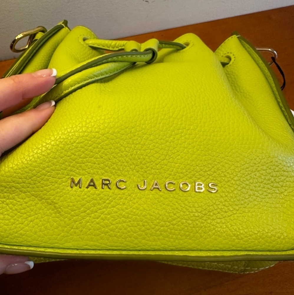Winner Drawing For NWT Marc Jacobs Lime Green Leather Bucket Bag - Picture 4 of 10